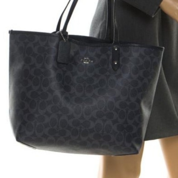 Coach Reversible City Signature Tote Perdect Condition - Picture 6 of 10